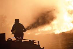 Balıkesir’de ormanlık alanda alevlerle mücadele sürüyor