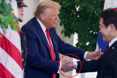 Trump’ın elindeki morluğa Beyaz Saray’dan açıklama