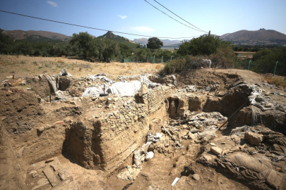 Çanakkale'de 8 bin 800 yıllık 5 mimari yapı gün yüzüne çıkarıldı