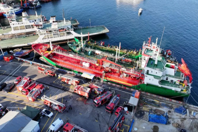 Haydarpaşa Limanı'ndan dumanlar yükseldi! Çok sayıda ekip sevk edildi