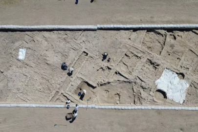 Orta Anadolu'da bir ilk! 10 bin yıllık sokak gün yüzüne çıkarıldı
