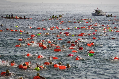Çanakkale Boğazı Yüzme Yarışı’nda 20 ülkeden 1434 yüzücü kulaç attı
