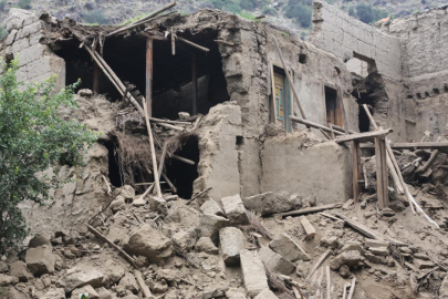 Afganistan'daki üçüncü depremin ardından ölü sayısı 2 bin 205'e yükseldi