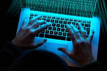 14 sosyal medya hesabına inceleme