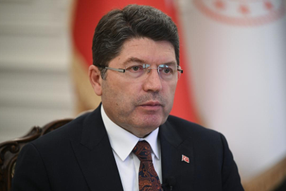 Bakan Tunç: CHP İl Başkanlığı önünde yaşanan olaylarla ilgili adli soruşturma başlatıldı