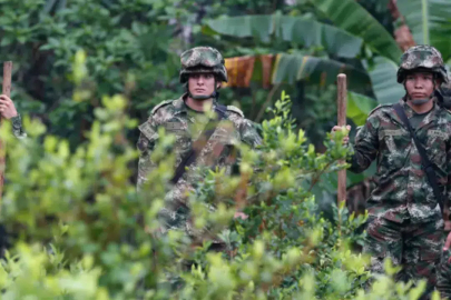 Operasyondan dönüyorlardı! 600 kişi 45 askeri alıkoydu