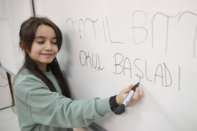 Tatil bitti: Yeni eğitim öğretim yılı bugün başladı