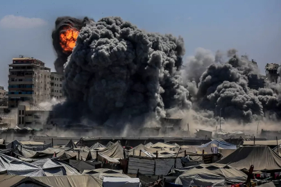 Soykırımcı İsrail Gazze'deki ''Harmony Kulesini'' böyle bombaladı