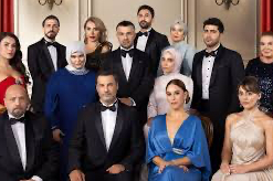 Dizinin akıbeti merak ediliyordu: Yapımcı Kızılcık Şerbeti için konuştu