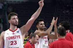 Türkiye Yunanistan'ı farklı yendi: Finale yükseldi