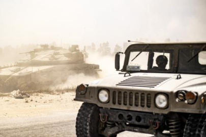 İsrail askeri araçları, Gazze'nin kuzeybatısındaki yeni bölgelerde ilerliyor