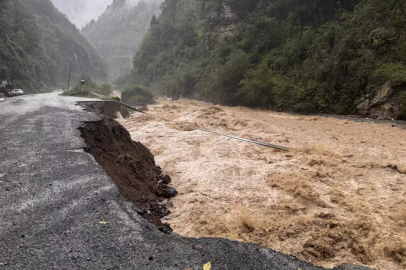 3 ilde sel ve heyelan! Köprü çöktü, dereler taştı, yollar kapandı