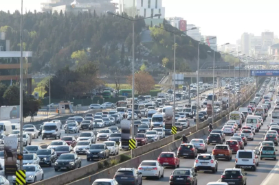 Köprülerden metrobüse... İstanbul'da trafik yoğunluğu yüzde 80'i geçti