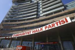 CHP’li üç İzmir belediyesine soruşturma başlatıldı