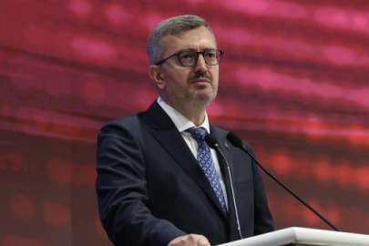 İletişim Başkanı Duran: Neşet Ertaş, gönüllerde yaşamaya devam ediyor