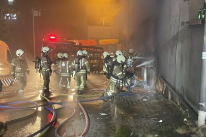 Kağıthane'de 5 katlı iş yerinde yangın