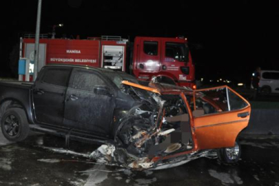 Manisa'da feci kaza: Ölü ve yaralılar var