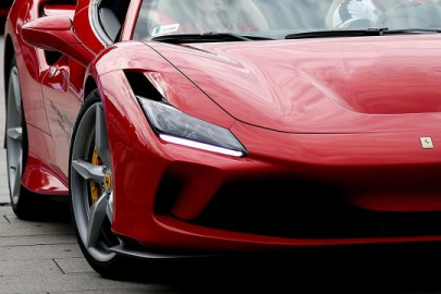 Maliye harekete geçti: "T" plakalı Ferrariler mercek altında