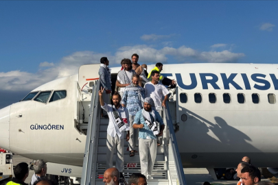 İsrail'in alıkoyduğu Türk aktivistler yurda döndü