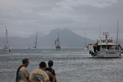 Katliamcı İsrail, alıkonan 171 aktivisti daha sınır dışı etti