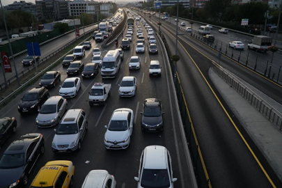 Trafik cezaları değişiyor! Hız sınırını aşanların ehliyeti alınacak