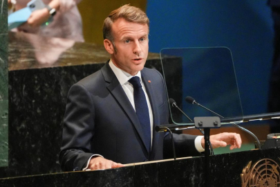Fransa’da siyasi kriz derinleşiyor: Macron’a erken seçim ya da istifa çağrısı