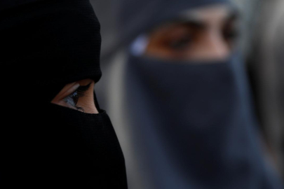 İtalya'da Başbakan Meloni'nin partisi, peçe ve burka yasağı için yasa teklifi verdi