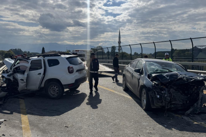 Sakarya'da trafik kazasında 2 jandarma personeli şehit oldu