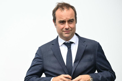 Macron'un istifa eden Lecornu'yu yeniden başbakan ataması tepki çekti