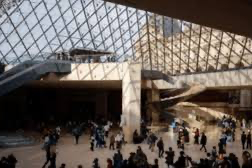 Dünyaca ünlü müzede mücevher soygunu!