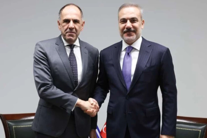 Hakan Fidan, Yunan mevkidaşı ile bir araya geldi