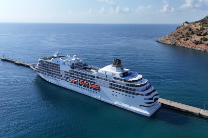 Antalya "yüzen otelleri" tercih eden turistlerin uğrak noktası: 9 ayda 10 bin turist