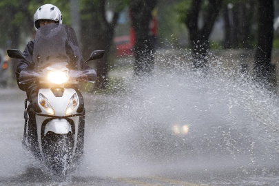 7 il için 'sarı' uyarı: Kuvvetli yağışa dikkat