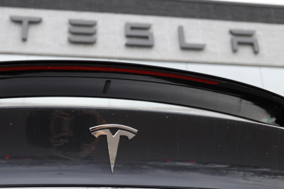 Tesla’nın karı rekor gelire rağmen düştü