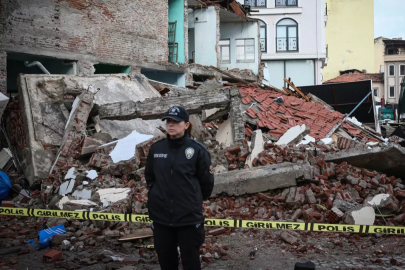 Sındırgı 6.1 ile sallandı... Bakan Yerlikaya: Konteyner ya da kira yardımı yapılacak