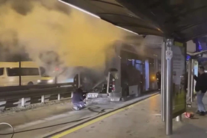 Edirnekapı'da metrobüste yangın paniği