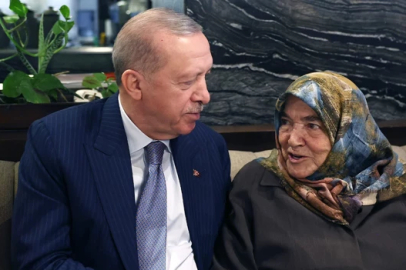 Cumhurbaşkanı Erdoğan Ankara’da kafede vatandaşlarla buluştu