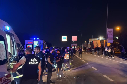 Gebze'de işçileri taşıyan servis devrildi: 1'i ağır 8 yaralı