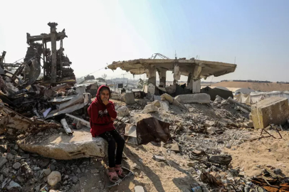 Katil İsrail ateşkese uymuyor! Bir gün bile izin vermediler