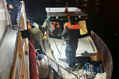 Boğazda arızalanan tekne kurtarıldı
