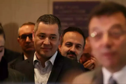 Oturduğu lüks evin kirasını böyle ödemiş!