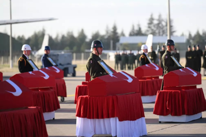 Türkiye şehitlerini uğurluyor... Kahramanlara son görev