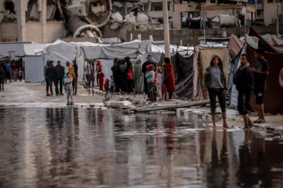 Gazze'de çadırlar sular altında! Hamas'tan acil çağrı: Harekete geçin