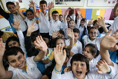 20 milyon öğrenci ara tatil sonrası yeniden okula dönüyor