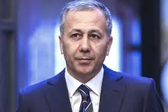 Bakan Yerlikaya duyurdu: Türkiye'deki yabancı sayısı 3 milyon 615 bin 491 oldu