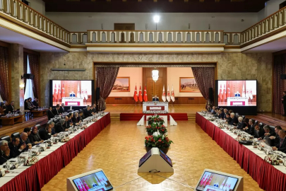 Terörsüz Türkiye süreci kesintisiz sürüyor... Komisyon İmralı gündemiyle toplandı