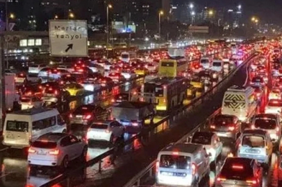 İstanbul trafiği akşam saatlerinde yüzde 90'a çıktı