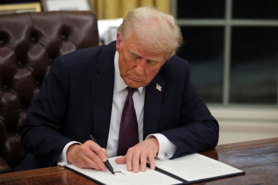 Trump, yapay zeka girişimine dair kararnameyi imzaladı