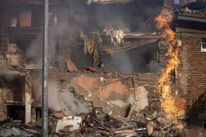 Erzurum'da iki katlı evde patlama meydana geldi