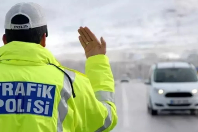 Trafikte borulu–çekiçli kavga! Sürücüler gözaltında